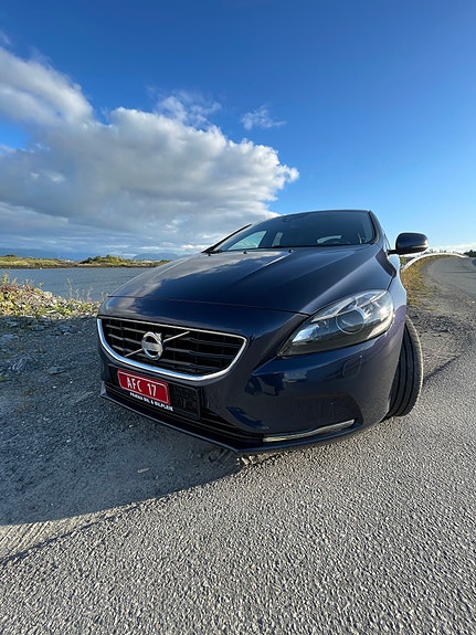 Volvo V40 6 of 27