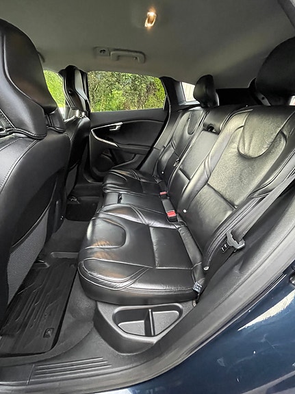 Volvo V40 14 of 27