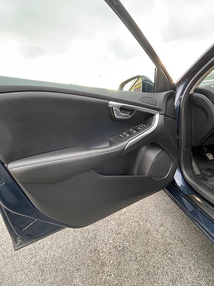 Volvo V40 10 of 27