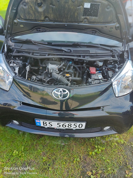 Toyota IQ 14 of 16