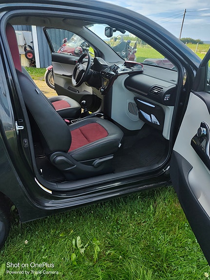 Toyota IQ 10 of 16