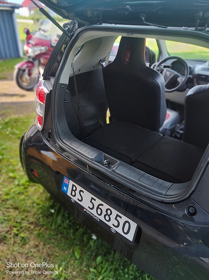 Toyota IQ 6 of 16
