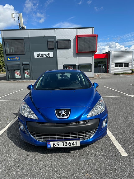 Peugeot 308 2 of 25