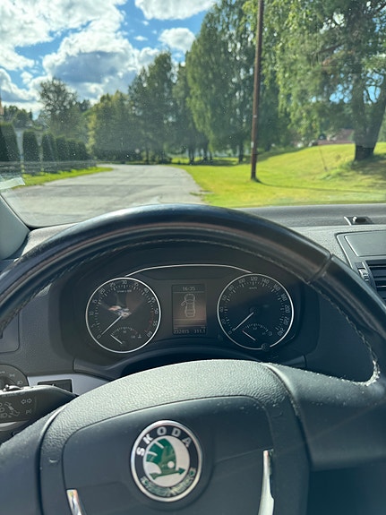 Skoda Octavia 14 of 29