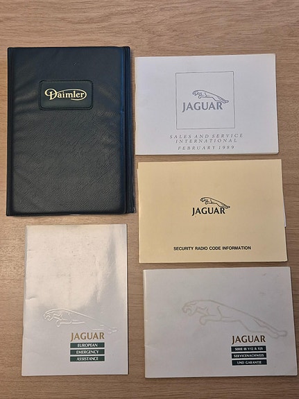 Jaguar XJ 23 of 30