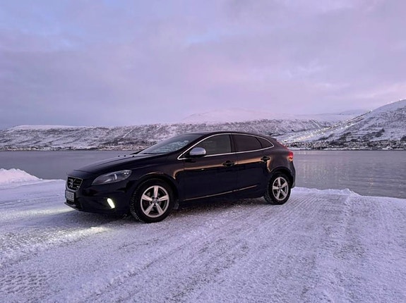 Volvo V40 2 of 15