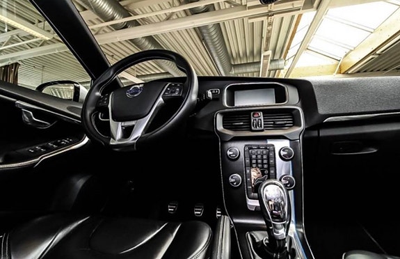 Volvo V40 8 of 15