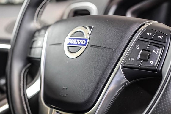 Volvo V40 9 of 15