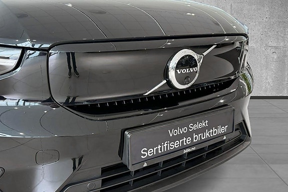 Volvo XC40 4 of 5