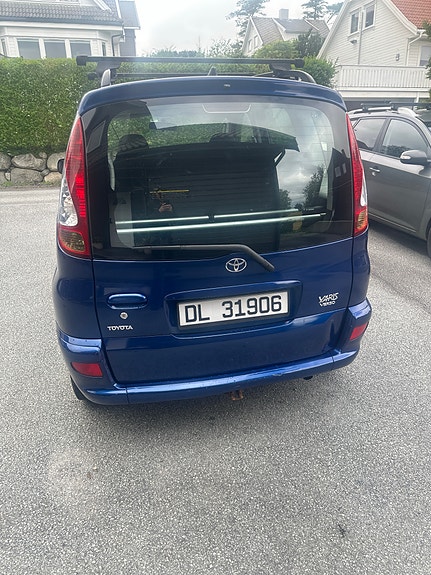 Toyota Yaris Verso 3 of 13