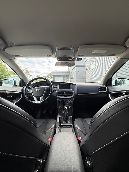 Volvo V40 19 of 24