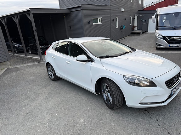 Volvo V40 22 of 24