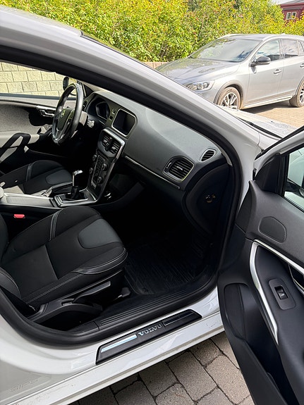 Volvo V40 8 of 24