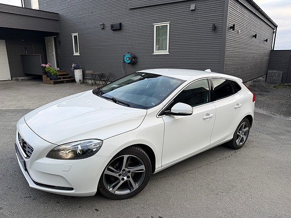 Volvo V40 23 of 24