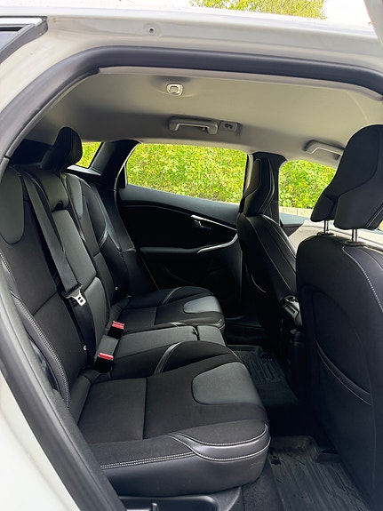 Volvo V40 15 of 24