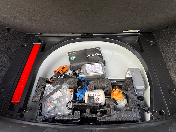Volvo V40 18 of 24