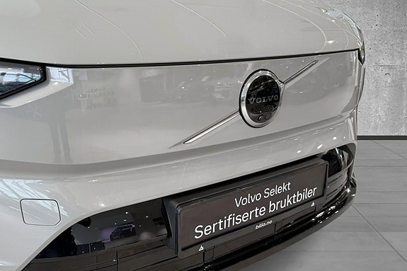 Volvo EX90 3 of 5