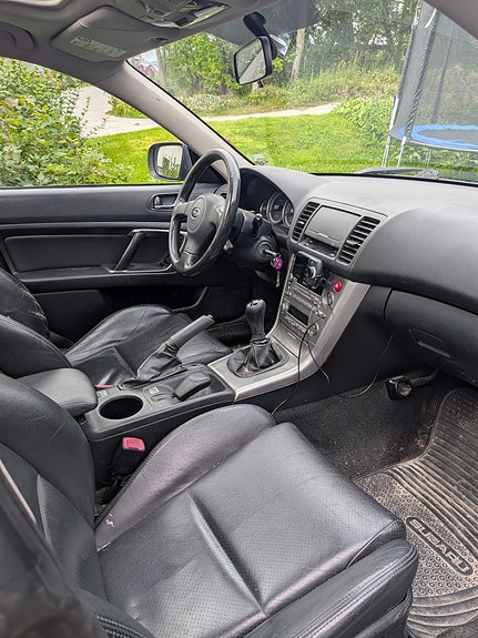 Subaru Legacy 5 of 15