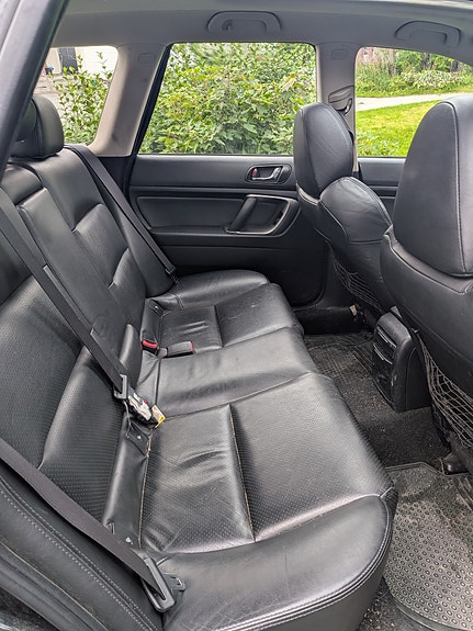 Subaru Legacy 4 of 15