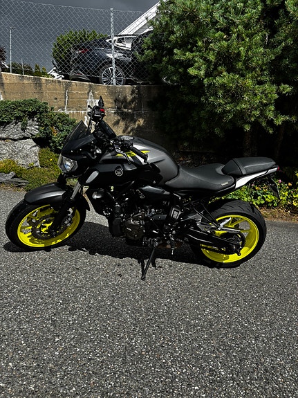 Yamaha MT-07 4 of 12