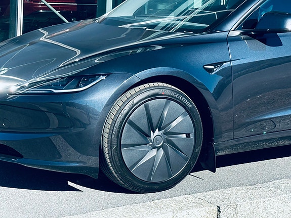 Tesla Model 3 3 of 5