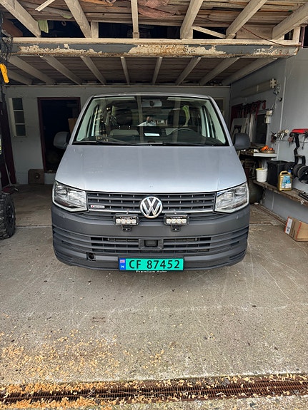 Volkswagen Transporter 2 of 17