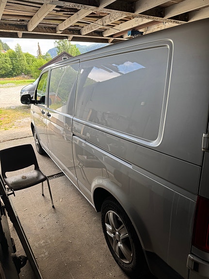 Volkswagen Transporter 3 of 17