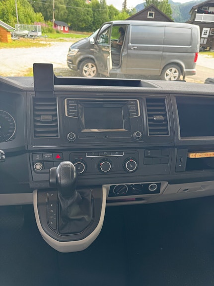 Volkswagen Transporter 5 of 17