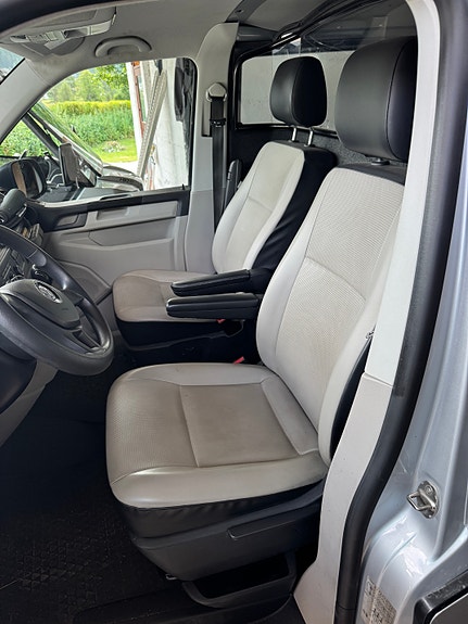 Volkswagen Transporter 6 of 17