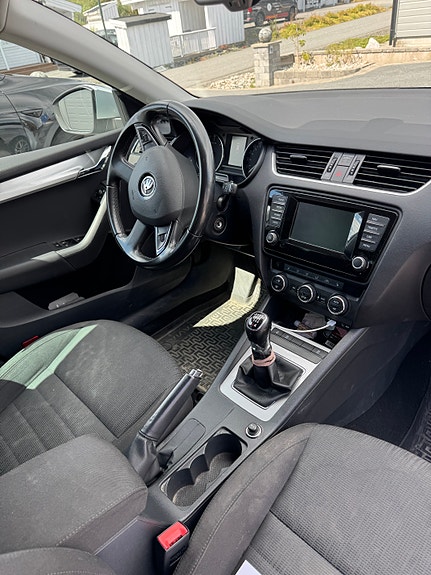 Skoda Octavia 9 of 12