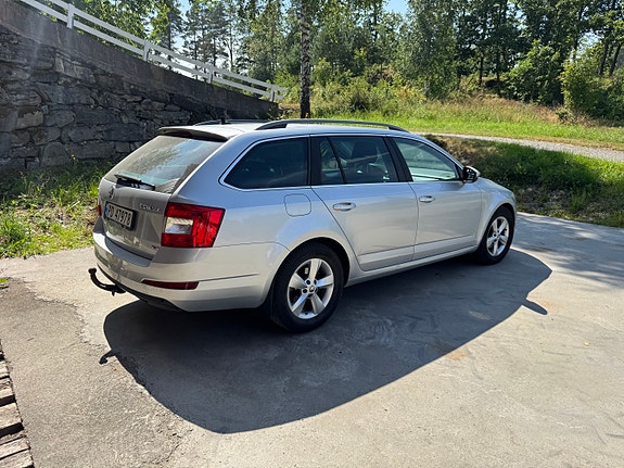 Skoda Octavia 2 of 12