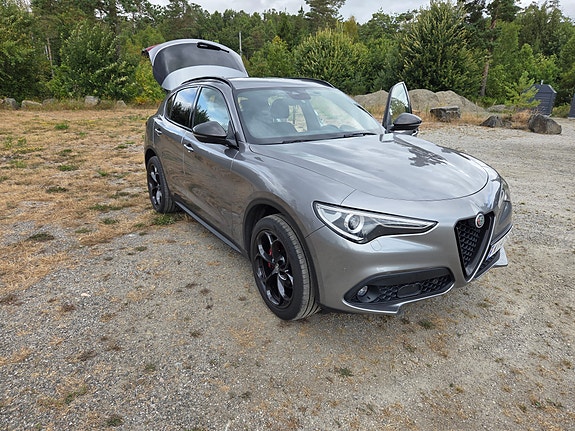 Alfa Romeo Stelvio 15 of 30