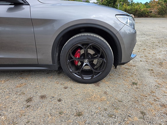 Alfa Romeo Stelvio 12 of 30