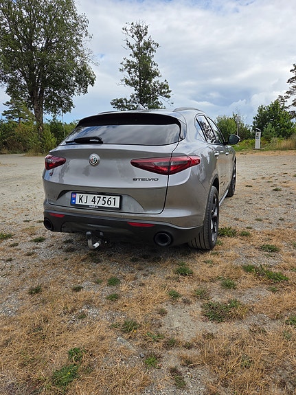 Alfa Romeo Stelvio 7 of 30