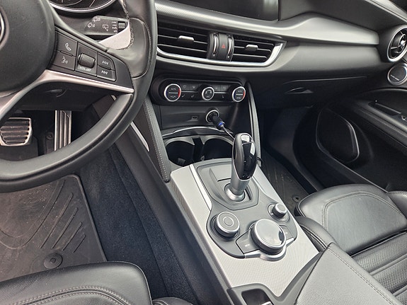 Alfa Romeo Stelvio 20 of 30