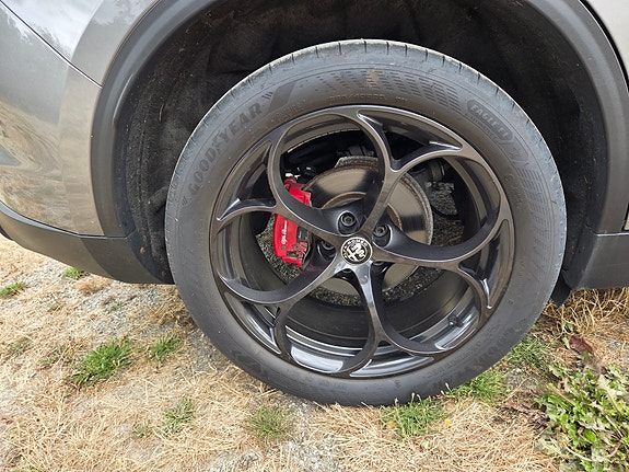 Alfa Romeo Stelvio 10 of 30