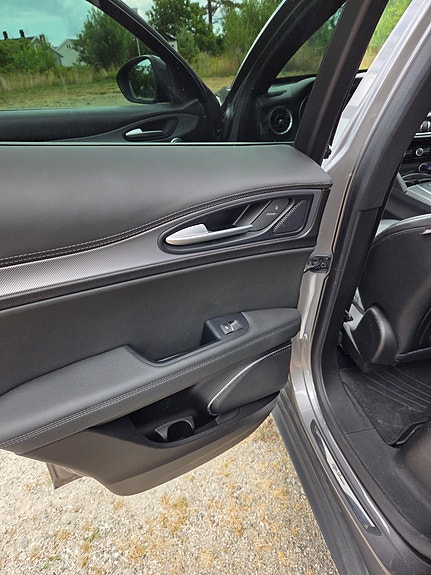 Alfa Romeo Stelvio 26 of 30