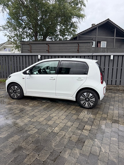 Volkswagen e-Up! 2 of 5