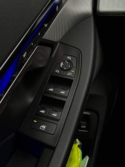 BMW i5 19 of 30