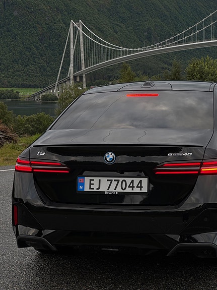 BMW i5 4 of 30