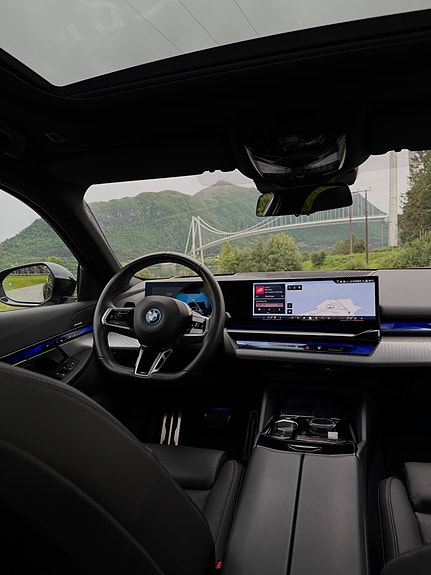BMW i5 13 of 30