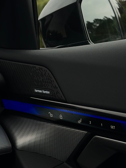 BMW i5 20 of 30