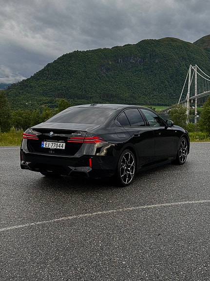 BMW i5 3 of 30