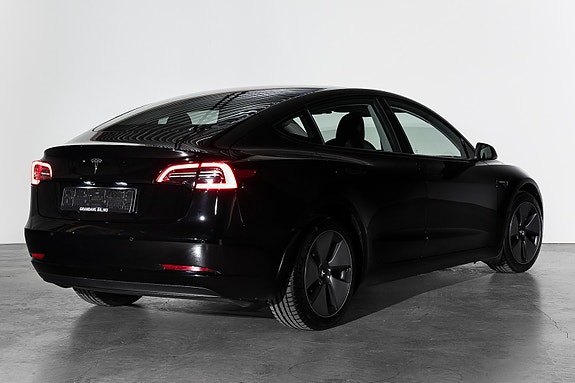 Tesla Model 3 3 of 5