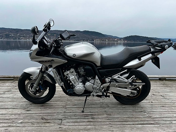 Yamaha FZS 1000 Fazer 3 of 8