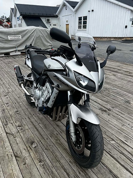 Yamaha FZS 1000 Fazer 2 of 8
