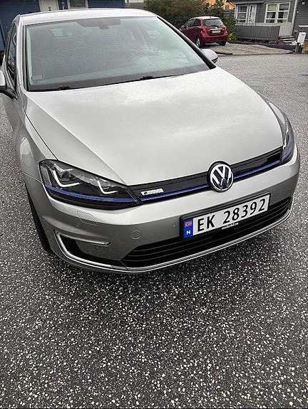 Volkswagen e-Golf VII 2 of 17