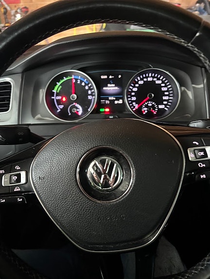 Volkswagen e-Golf VII 15 of 17