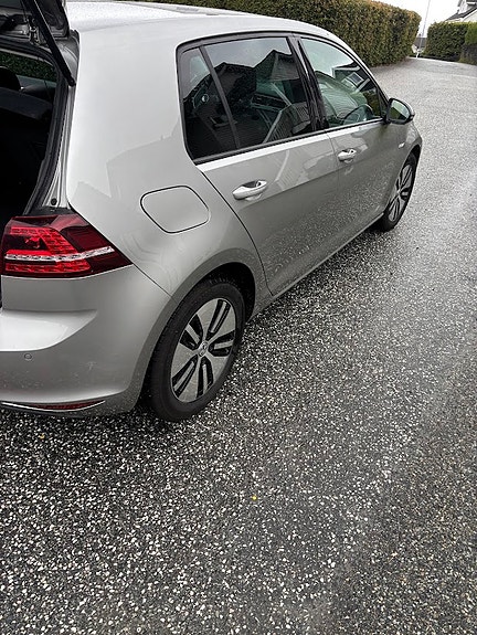 Volkswagen e-Golf VII 7 of 17