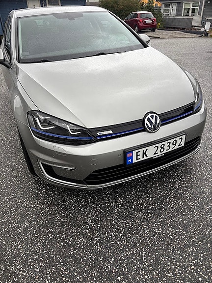 Volkswagen e-Golf VII 2 of 5